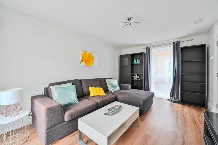 3 Bedroom Property To Rent In Russia Dock Road, Canada Water, London, SE16