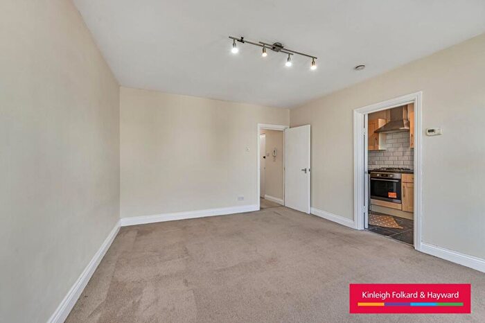 2 Bedroom Flat To Rent In Ringstead Road, London, SE6