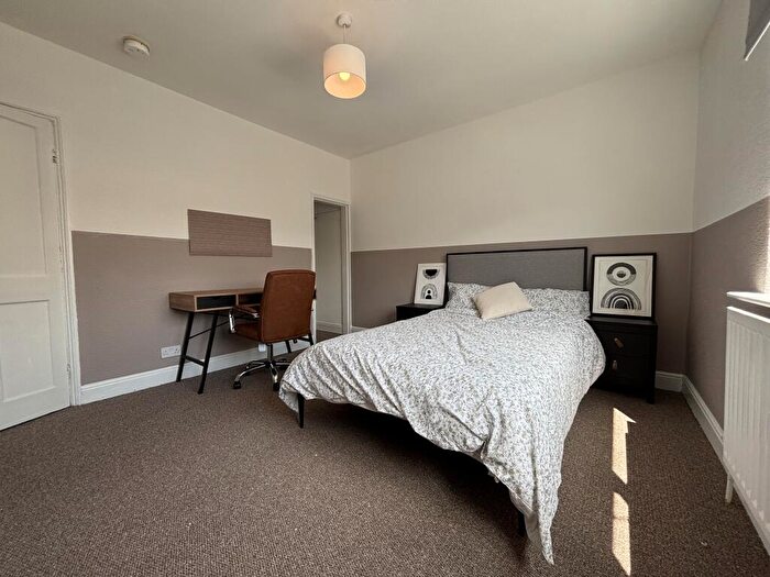 3 Bedroom Terraced House To Rent In Bed // West End Student House // July, LN1