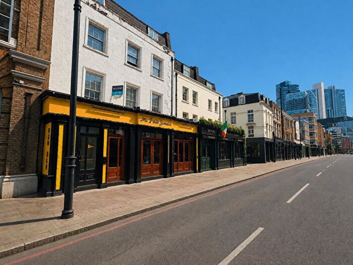 3 Bedroom Flat To Rent In Curtain Road, Shoreditch, EC2A