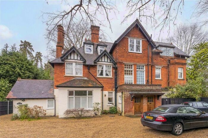 3 Bedroom Flat To Rent In Egerton Road, Weybridge, KT13