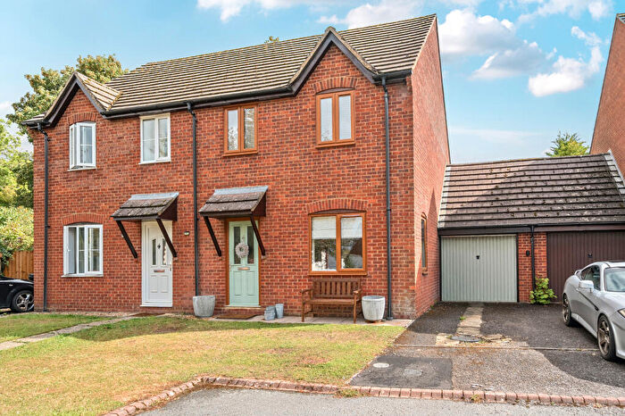 3 Bedroom Semi-Detached House For Sale In St. Georges Close, Ogbourne St George, SN8