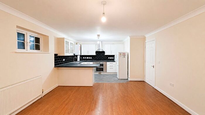 2 Bedroom Flat To Rent In Avondale Road, Kanwar Heights, CR2