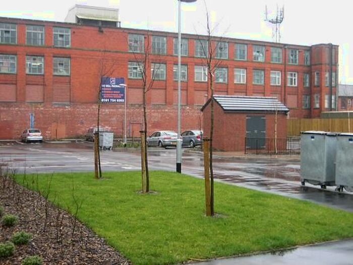 2 Bedroom Flat To Rent In Canalside, Manchester, M26