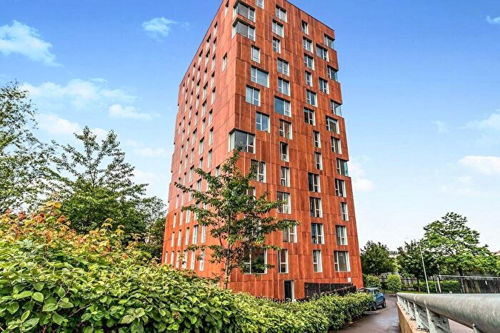 2 Bedroom Apartment To Rent In Dalton Street, Manchester, Greater Manchester, M40
