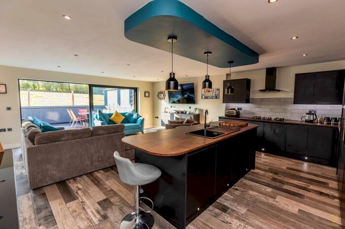3 Bedroom Semi-Detached House For Sale In Blackburn Road, Rishton, Blackburn, BB1