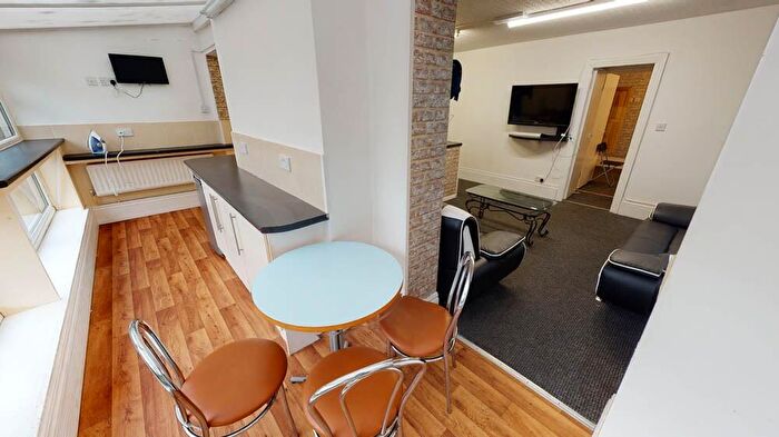 5 Bedroom House To Rent In Beckett's Park Road, Leeds, LS6