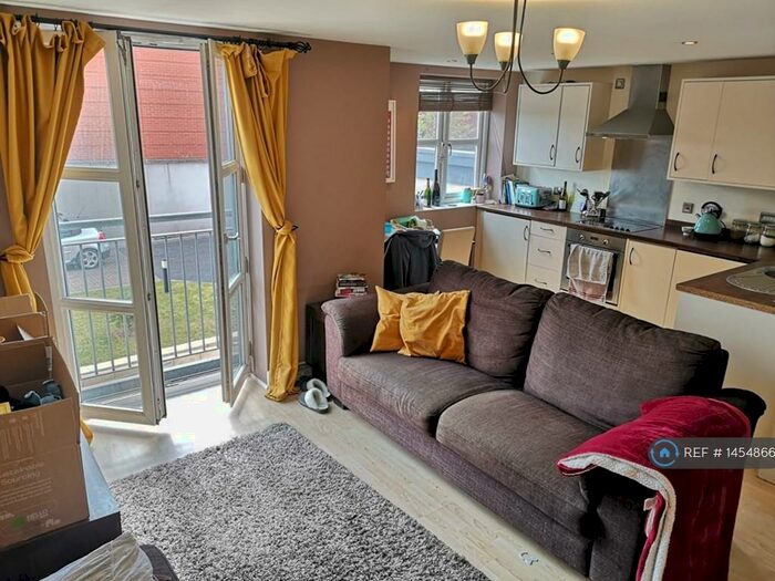 2 Bedroom Flat To Rent In Pasteur House, Nottingham, NG3