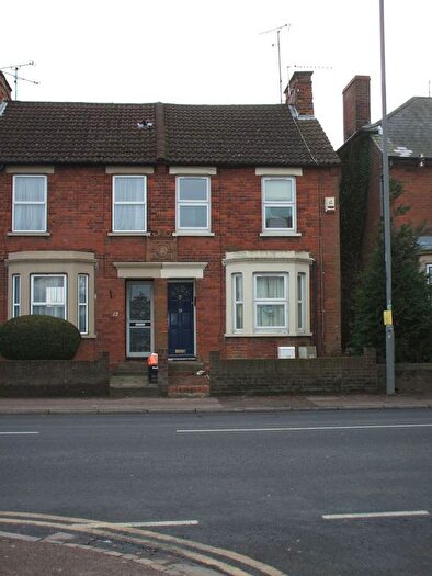 1 Bedroom Flat To Rent In Flat, Tring Road, Aylesbury, HP20