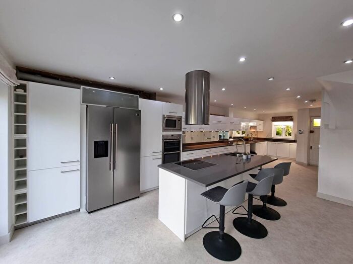 4 Bedroom Town House To Rent In Goddard Place, Archway, N19