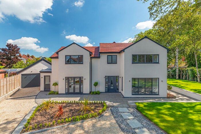 4 Bedroom Detached House For Sale In Harrowby Road, Leeds, West Yorkshire, LS16
