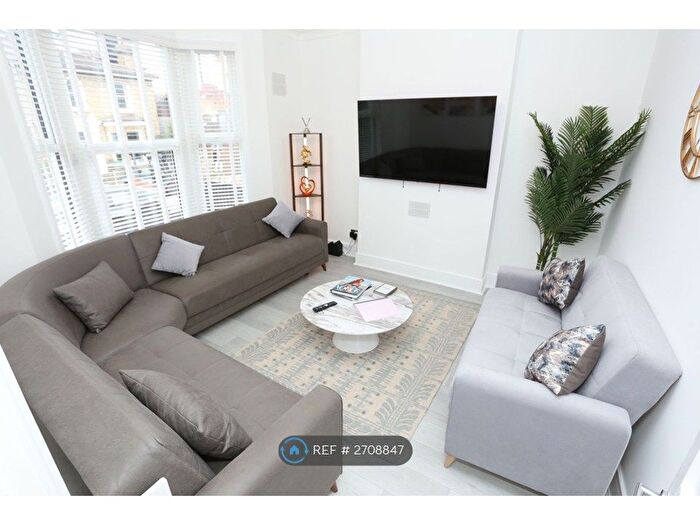 1 Bedroom Flat To Rent In Bonfield Road, London, SE13