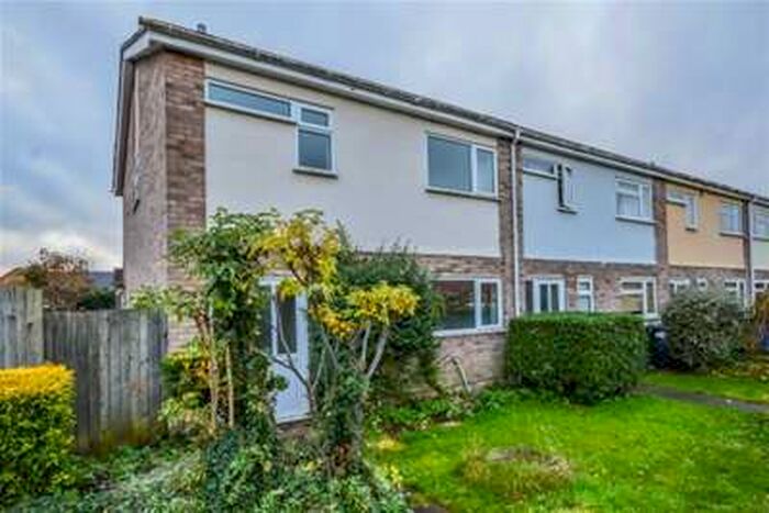 3 Bedroom House To Rent In Beverley Way, Trumpington, CB2