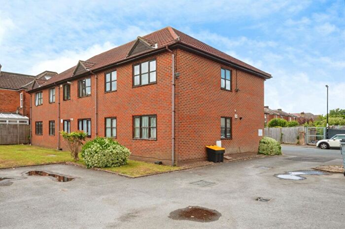 2 Bedroom Flat For Sale In Grove Road, Southampton, SO15