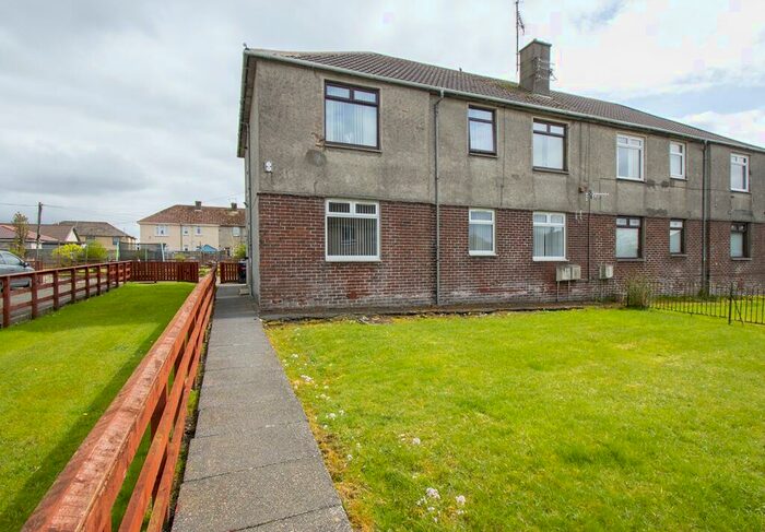 3 Bedroom Flat For Sale In Path View, New Cumnock, KA18
