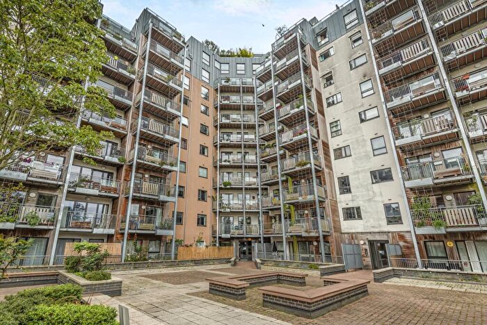 2 Bedroom Flat To Rent In Seren Park Gardens London, SE3