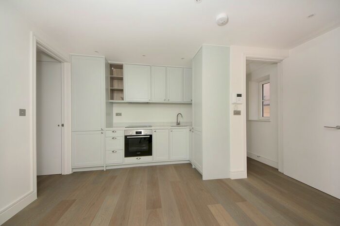 2 Bedroom Flat To Rent In High Street, London, W3