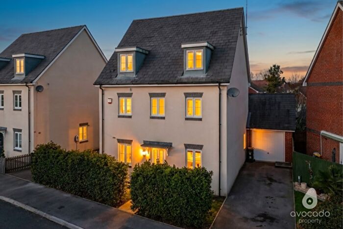 5 Bedroom Detached House For Sale In Tabby Drive, Three Mile Cross, RG7