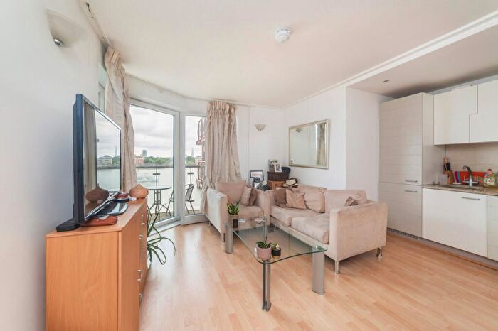 1 Bedroom Flat For Sale In Seacon Tower, Hutchings Street, E14