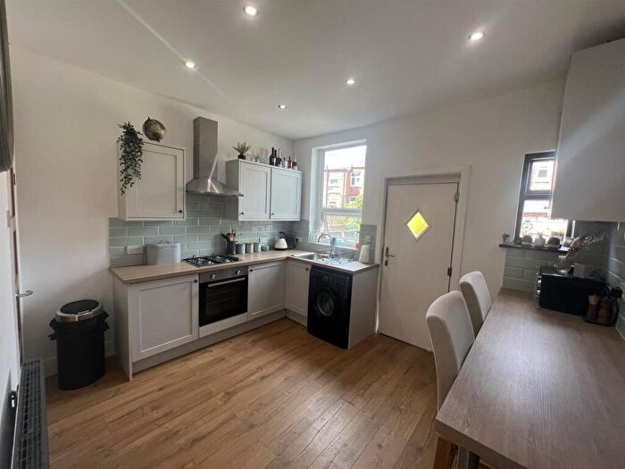 2 Bedroom House To Rent In Werneth Street, Stockport, SK1