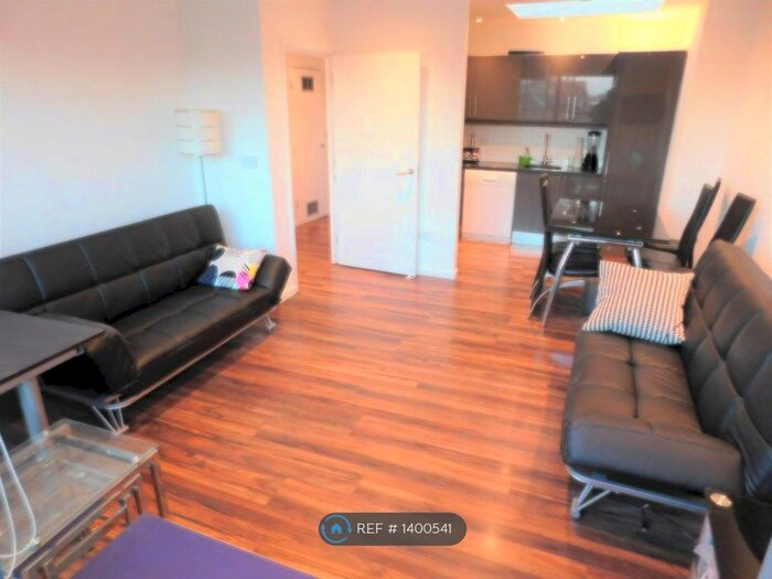 2 Bedroom Flat To Rent In Arc Building, London, N1