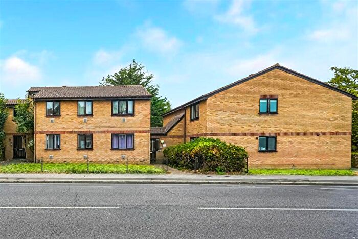 1 Bedroom Flat For Sale In High Road, Romford, RM6