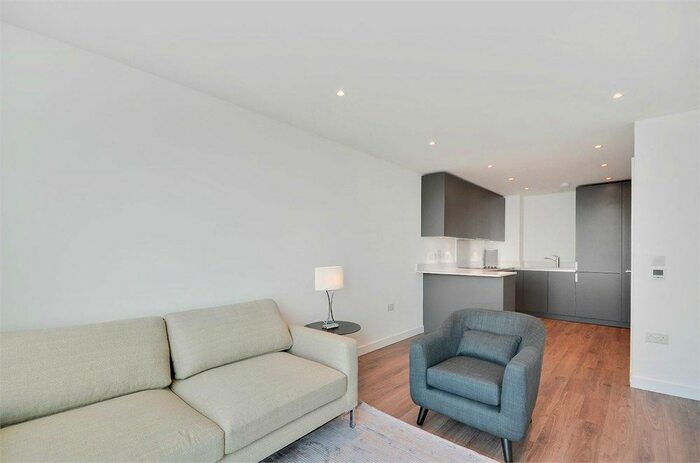 1 Bedroom Flat To Rent In Pinnacle Apartments, Saffron Central Square, Croydon, CR0