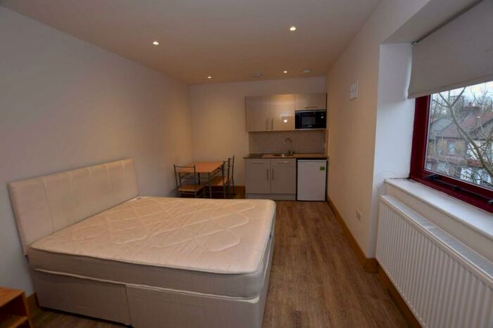Flat To Rent In Colindale Avenue, Colindale, London, NW9