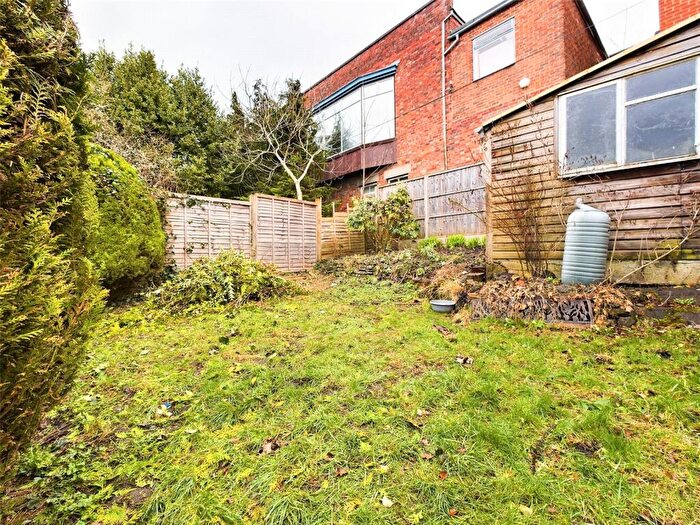 2 Bedroom Apartment To Rent In William Street, Swindon, Wiltshire, SN1