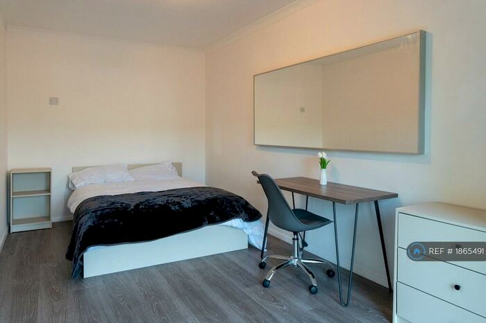 4 Bedroom Terraced House To Rent In Dennysmead Court, Exeter, EX4