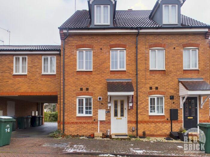 3 Bedroom Semi-Detached House To Rent In Riverslea Road, Coventry, West Midlands, CV3