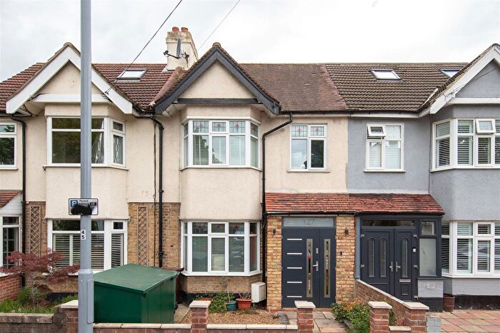 3 Bedroom Terraced House For Sale In Hale End Road, Walthamstow, E17