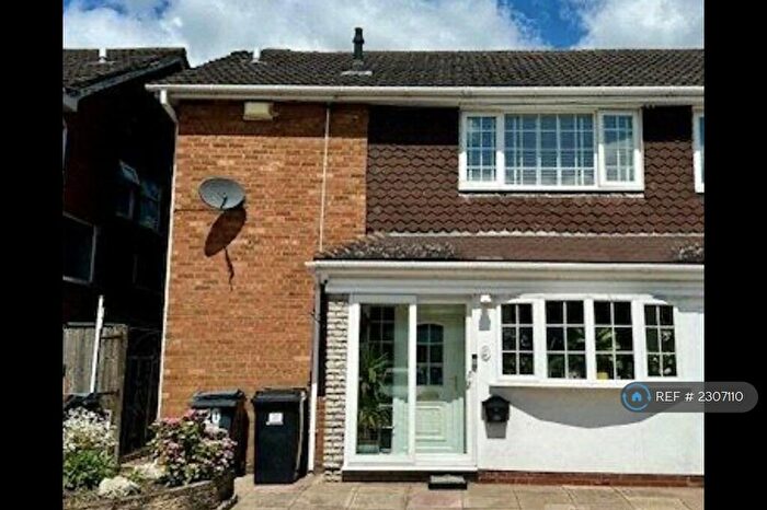 3 Bedroom Semi-Detached House To Rent In Hilltop Drive, Birmingham, B36