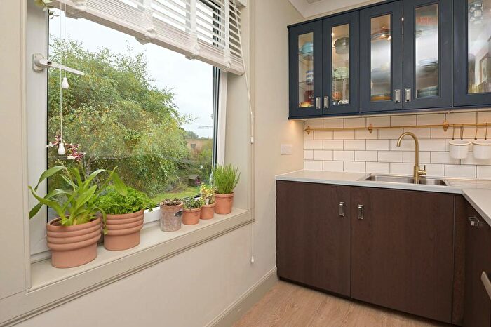 2 Bedroom Flat For Sale In Carrick Knowe Road, Carrick Knowe, Edinburgh, EH12