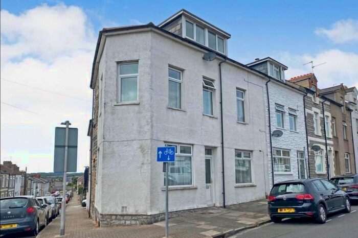 2 Bedroom Flat To Rent In Arcot Street, Penarth, CF64