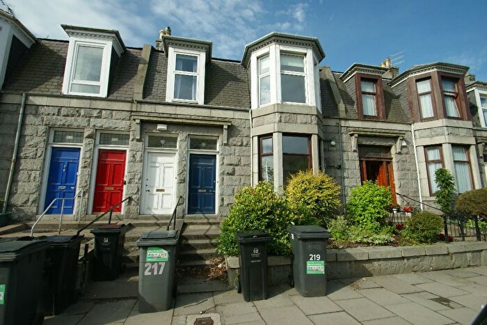 2 Bedroom Flat To Rent In Clifton Road, Woodside, Aberdeen, AB24