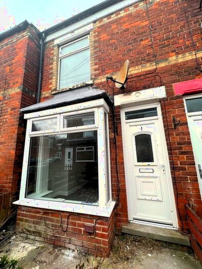 2 Bedroom End Of Terrace House To Rent In Carlton Avenue, Reynoldson Street, Hull, HU5