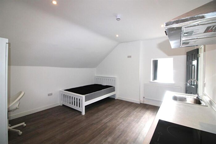 Studio To Rent In Derby Road, Nottingham, NG7
