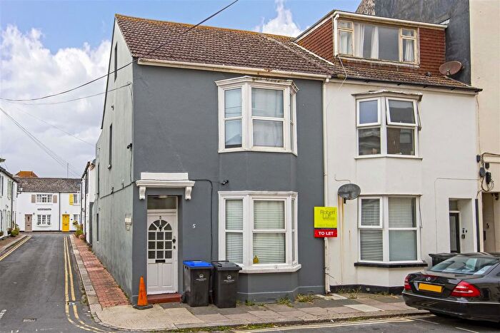 6 Bedroom Property To Rent In Western Place, Worthing, BN11