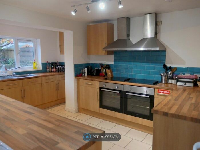 6 Bedroom Terraced House To Rent In Mundy Place, Cardiff, CF24