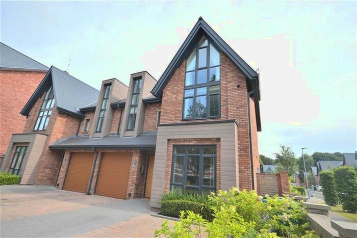 5 Bedroom Semi-Detached House To Rent In Park House Drive, Sale, M33