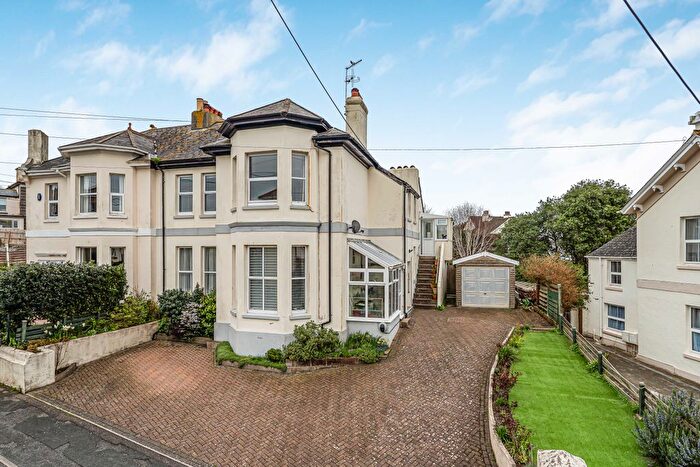 3 Bedroom Flat For Sale In Hermosa Road, Teignmouth, TQ14