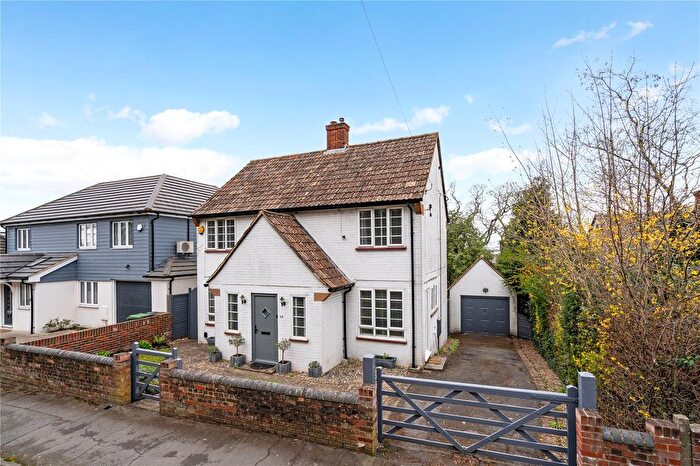 4 Bedroom Detached House For Sale In The Avenue, Camberley, Surrey, GU15