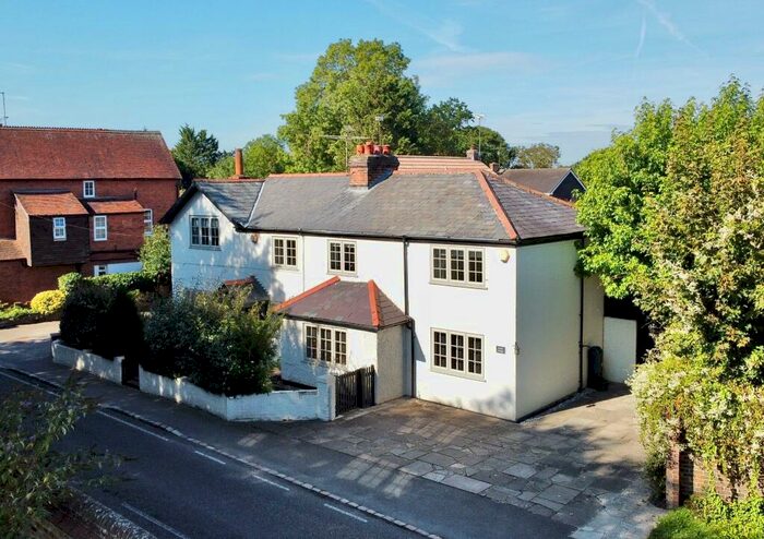 6 Bedroom Detached House For Sale In Ascot Road, Holyport, Maidenhead, SL6