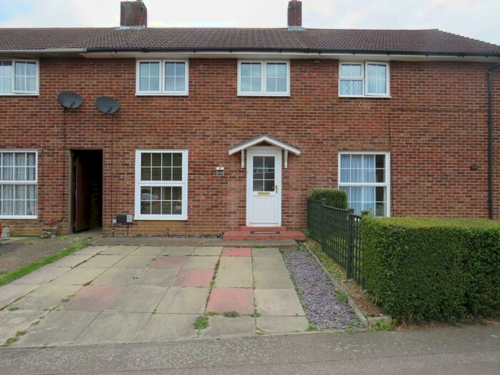 3 Bedroom House To Rent In Howlands, Welwyn Garden City, AL7
