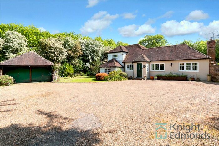 4 Bedroom Detached House For Sale In Upper Barnhill, Hunton, Maidstone, Kent, ME15
