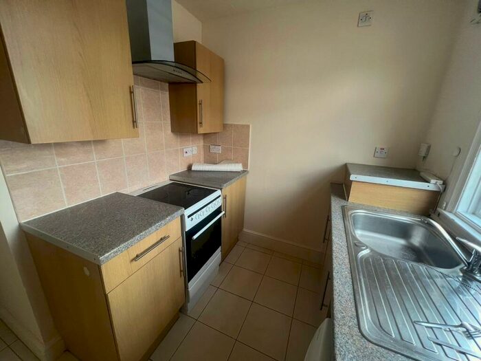 1 Bedroom Flat To Rent In Town Centre, SN1