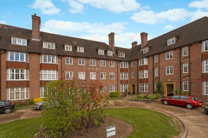 2 Bedroom Apartment To Rent In Chaucer Court Guildford, GU2