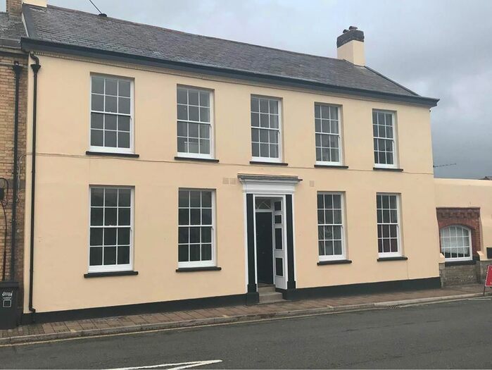 1 Bedroom Flat To Rent In Castle Street, Barnstaple, EX31