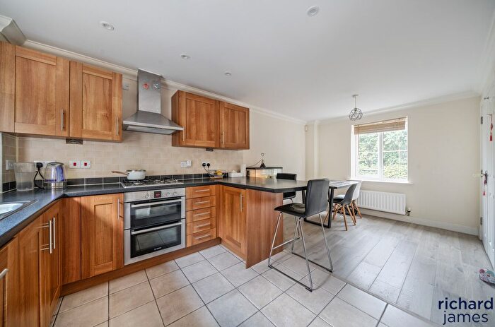 5 Bedroom Detached House For Sale In White Eagle Road, Haydon End, Swindon, SN25